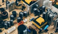 AI 热潮席卷存储领域，韩国芯片股迎超级周期？，韩国芯片巨头